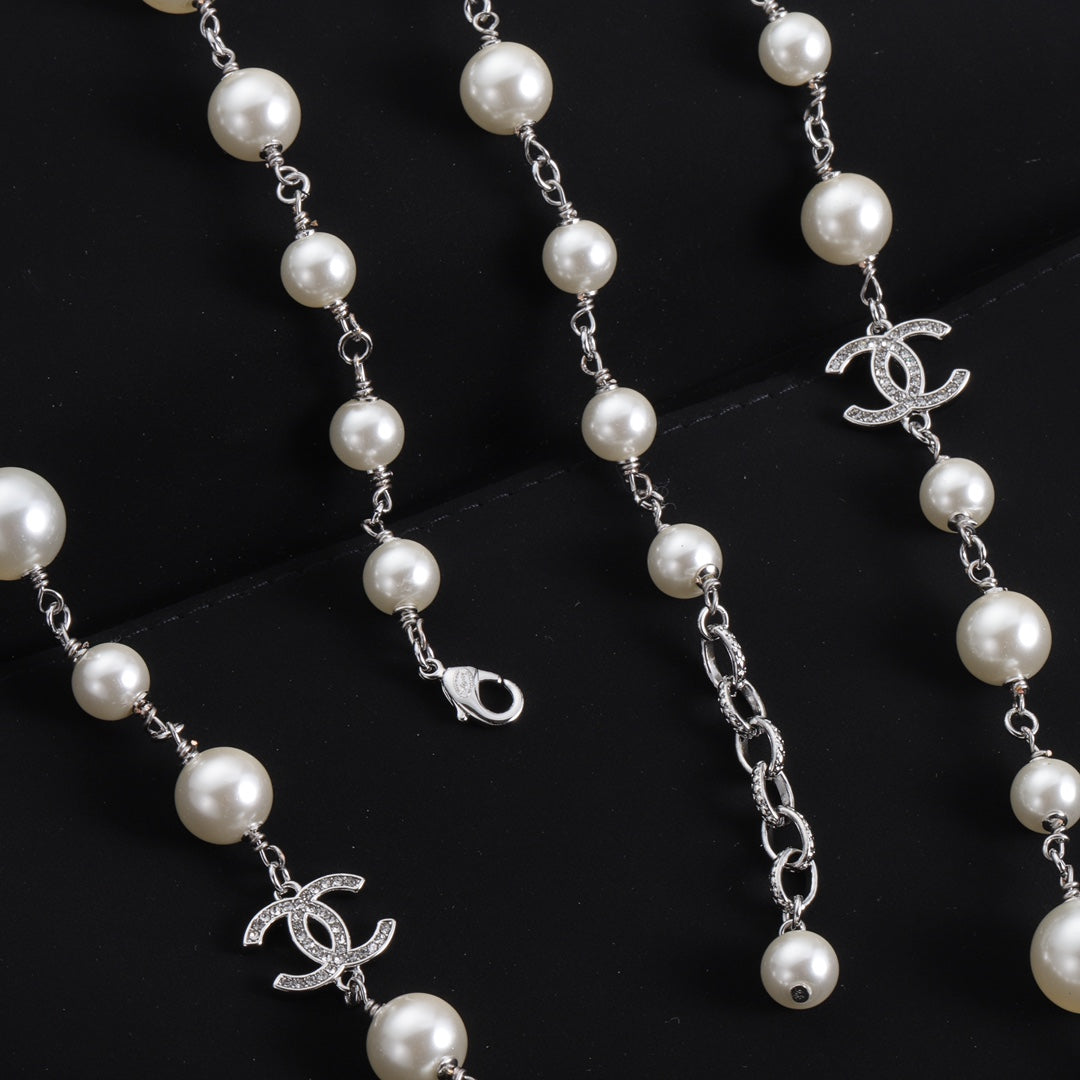 Fashion CC rhinestone pearl flower shape necklace