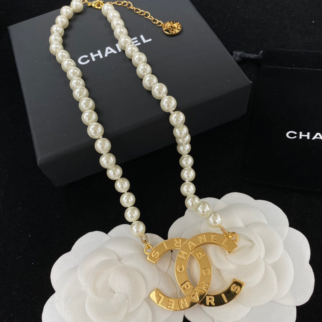 Fashion CC Pearl Button Necklace