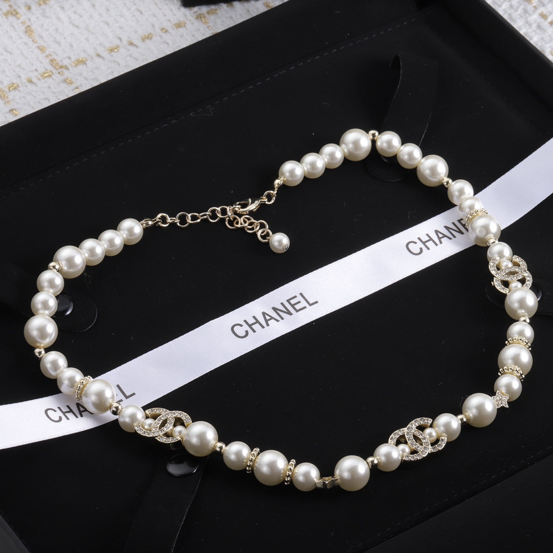 Fashion CC Pearl Round Necklace