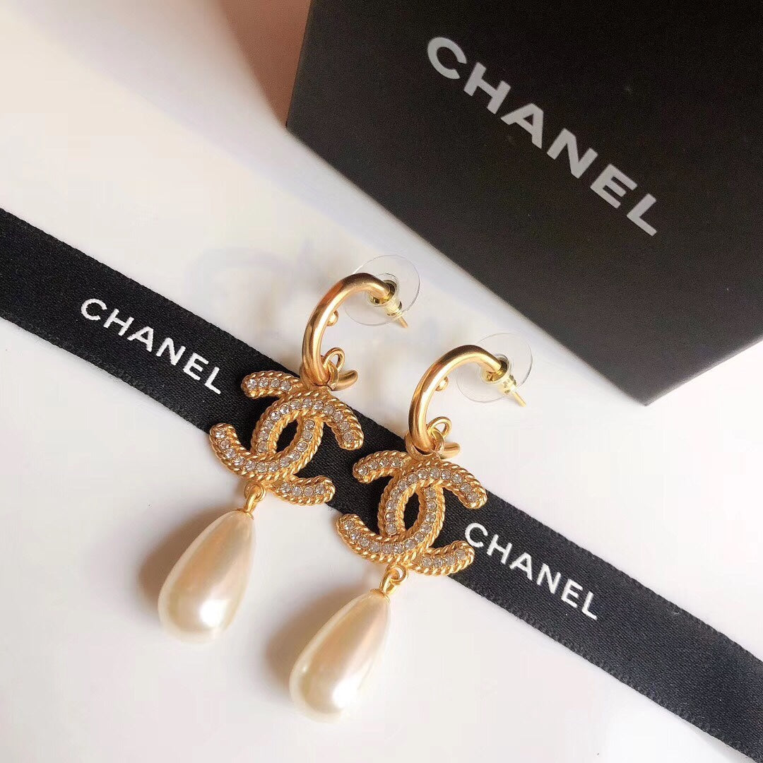 Fashion CC rhinestone pearl earrings