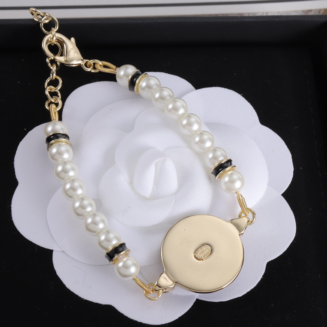 Fashion CC Pearl Bracelet