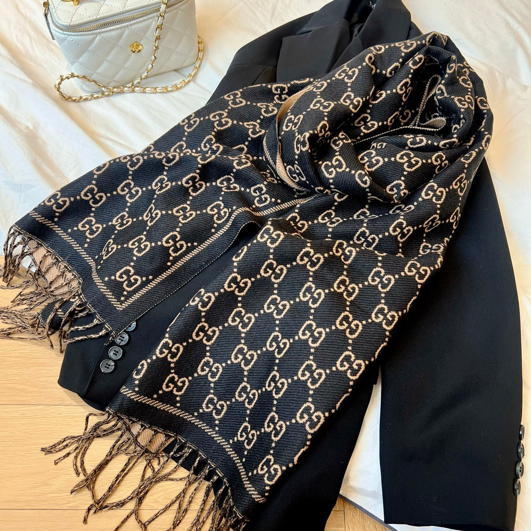 Fashionable GG diagonal striped scarf