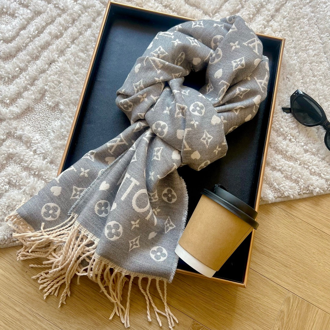 Fashion L letter starry scarf