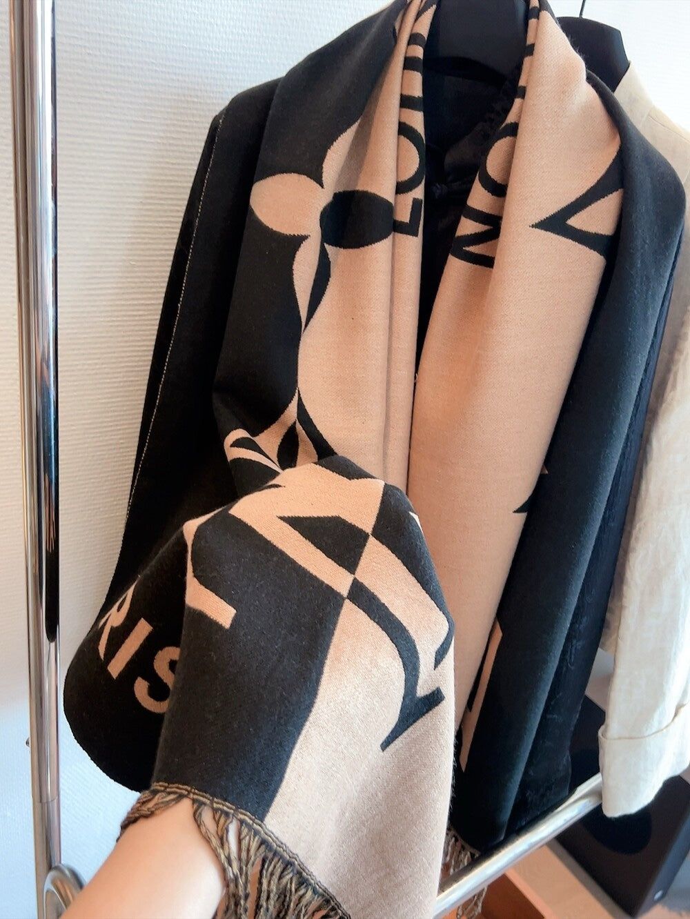 Fashionable four-leaf clover letter scarf