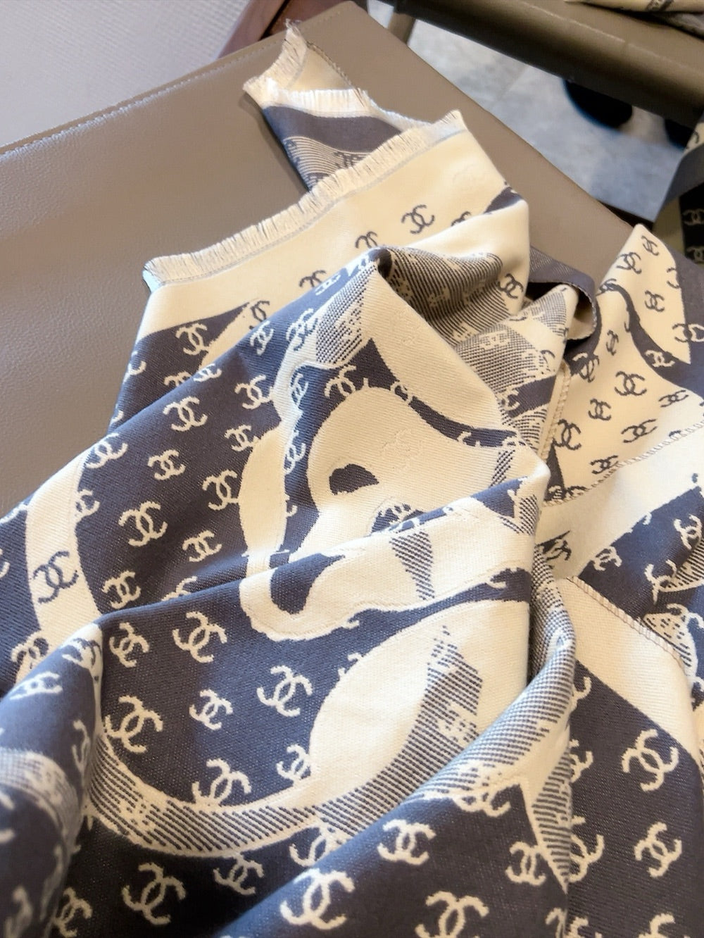 Fashion CC letter scarf