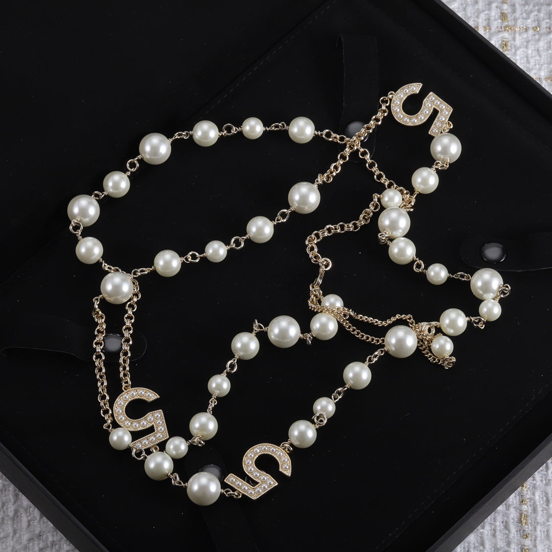 Fashion CC Pearl Necklace