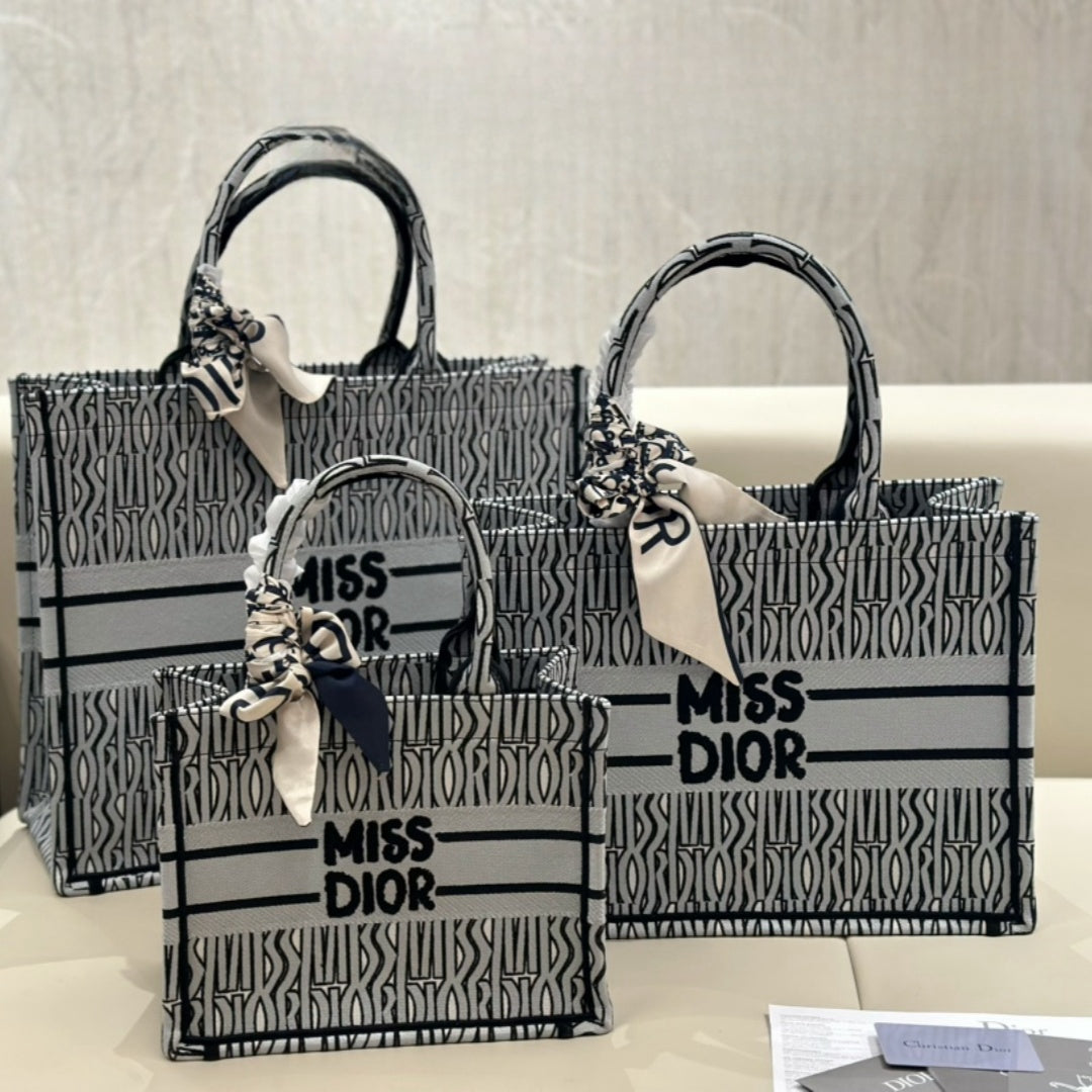 Fashion CD Embroidery Pattern Handbag