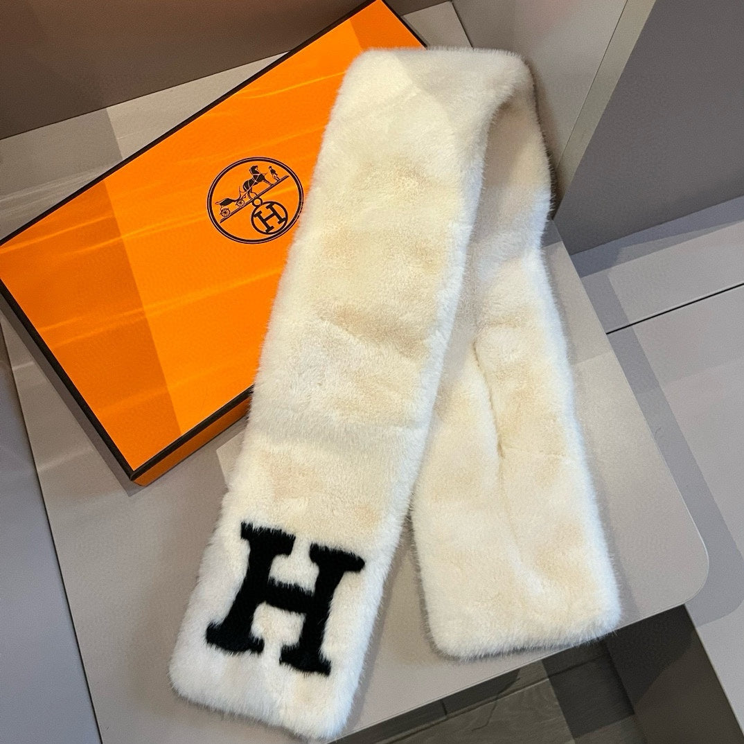 Fashion H letter scarf