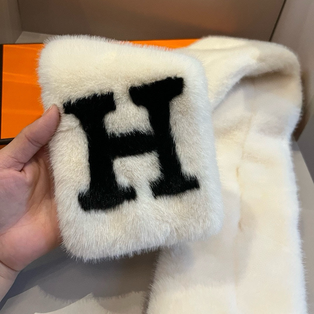 Fashion H letter scarf