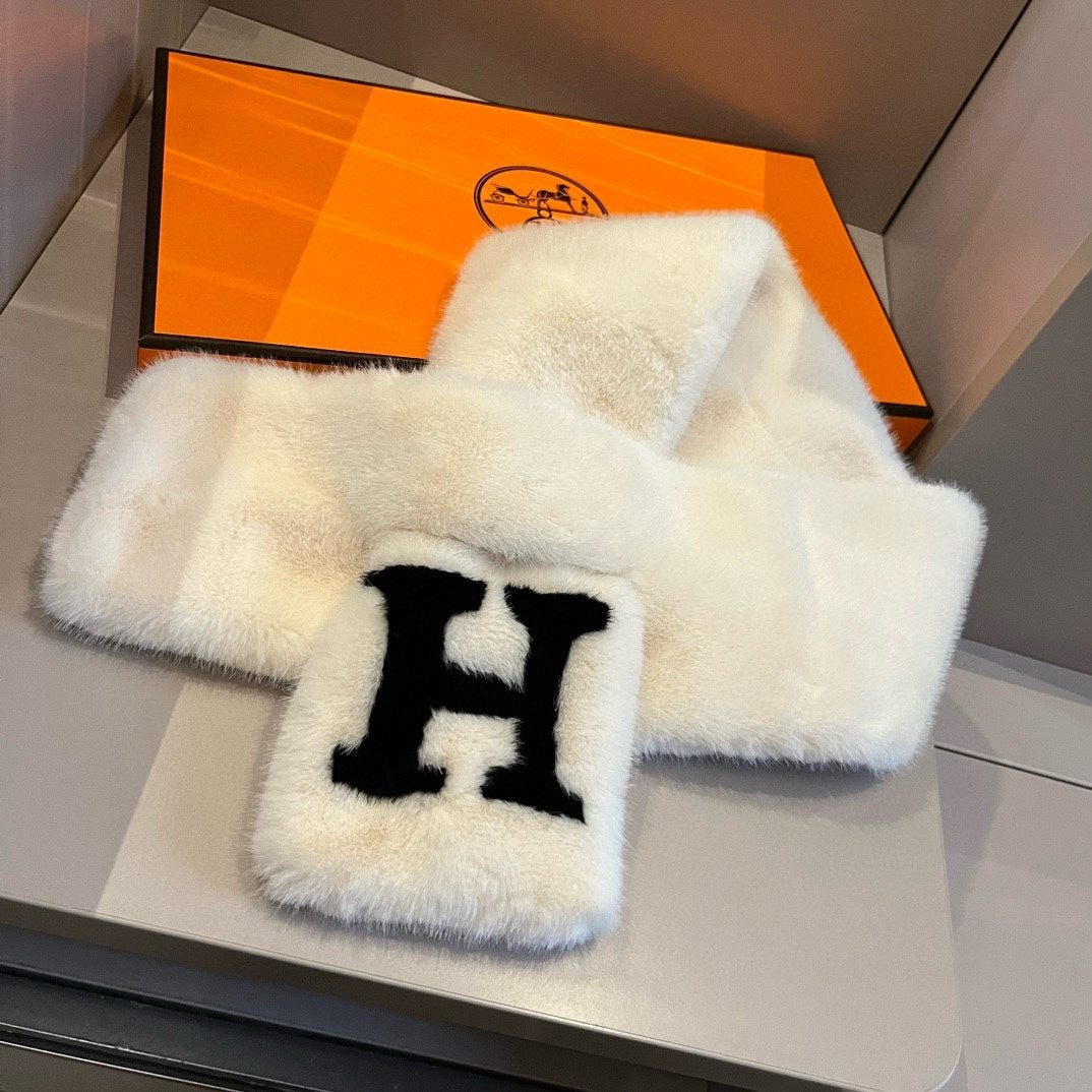 Fashion H letter scarf