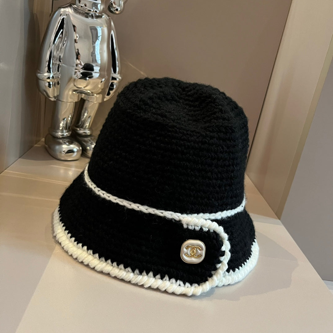 Fashion plush four-leaf clover knitted hat