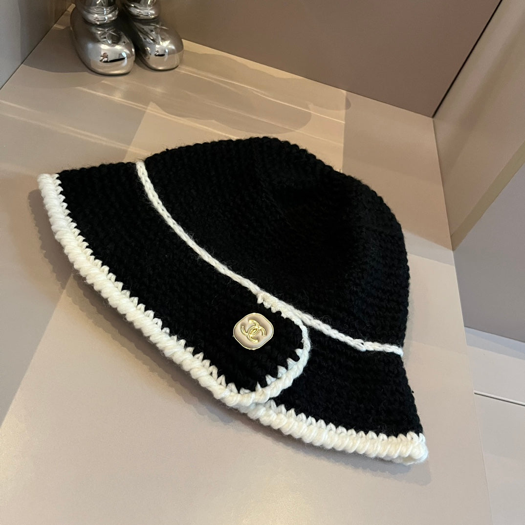 Fashion plush four-leaf clover knitted hat