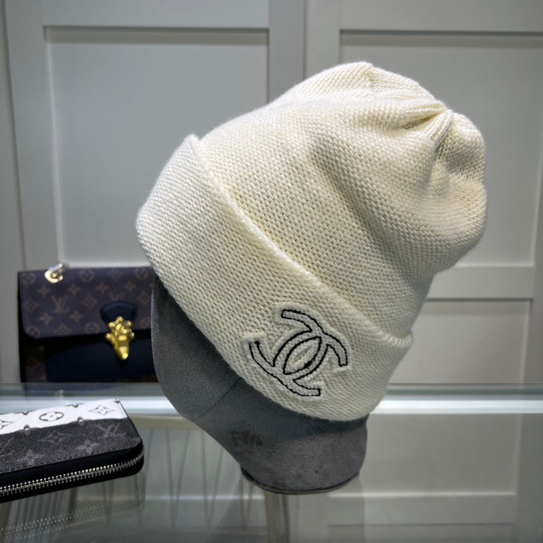 Fashionable plush CC knitted hat