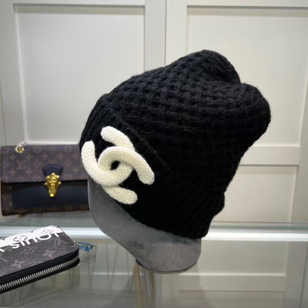 Fashionable plush CC knitted hat