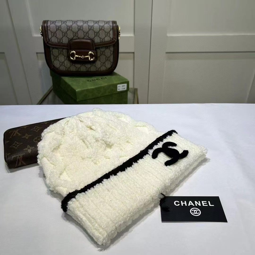 Fashionable plush CC knitted hat