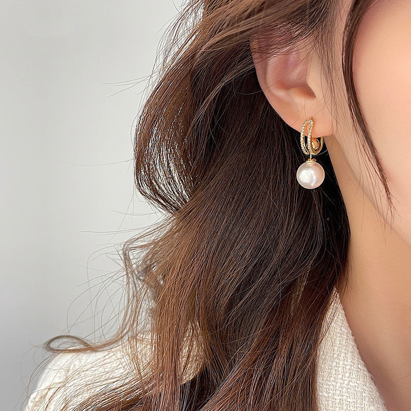 A Multi-wear Luxury High-end Earrings