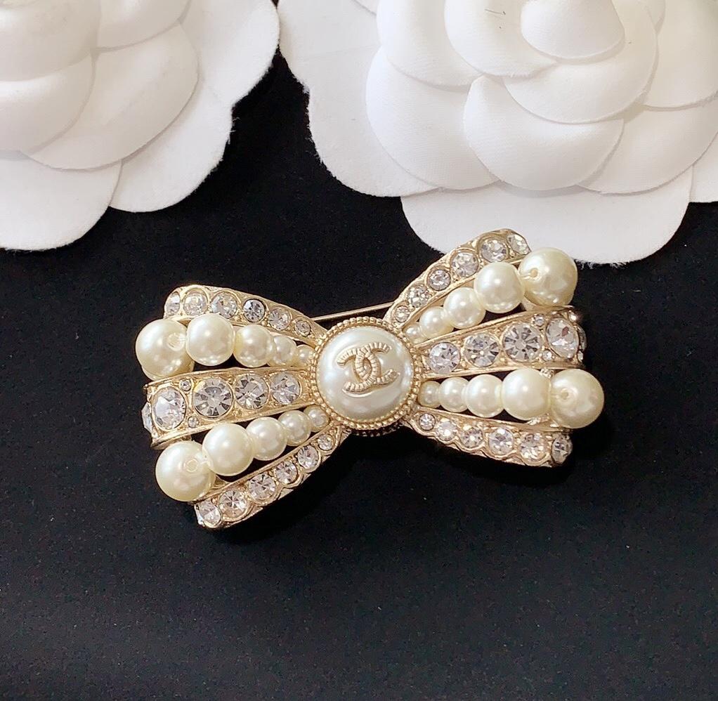 Elegant Pearl Rhinestone Bow Brooch