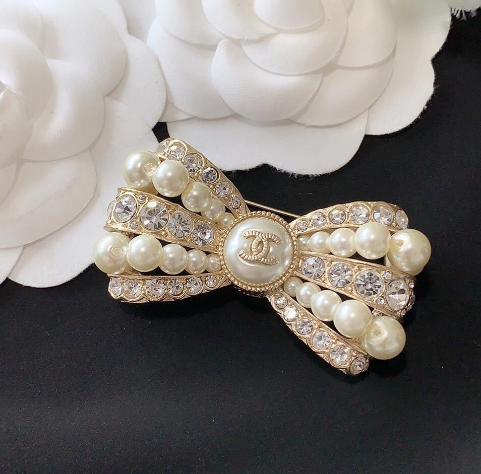 Elegant Pearl Rhinestone Bow Brooch