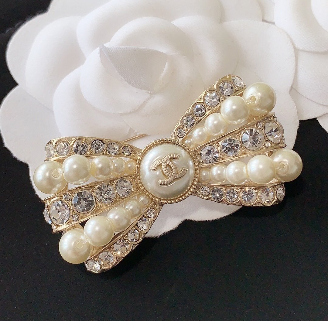 Elegant Pearl Rhinestone Bow Brooch