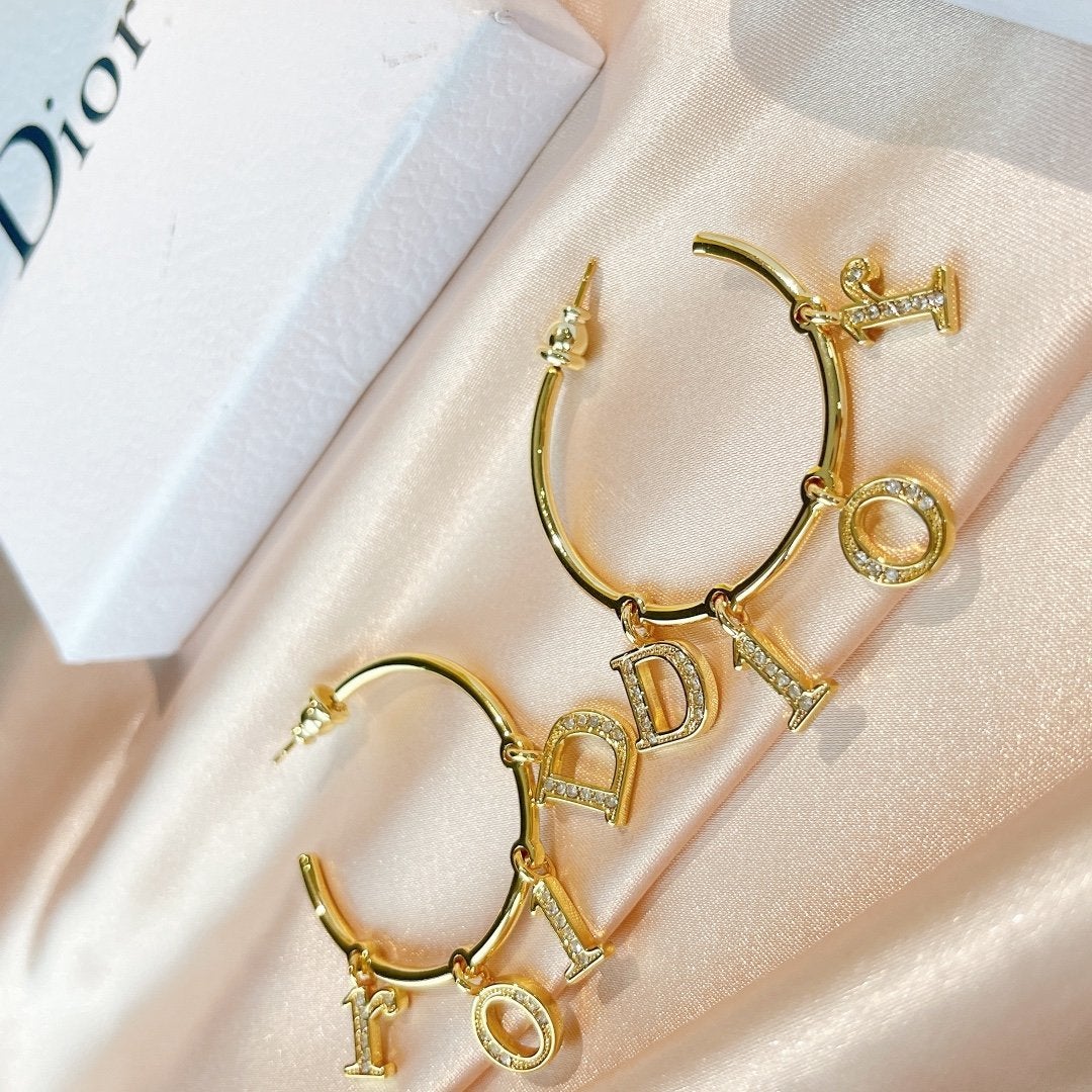 Vintage hook-shaped letter pendant earrings