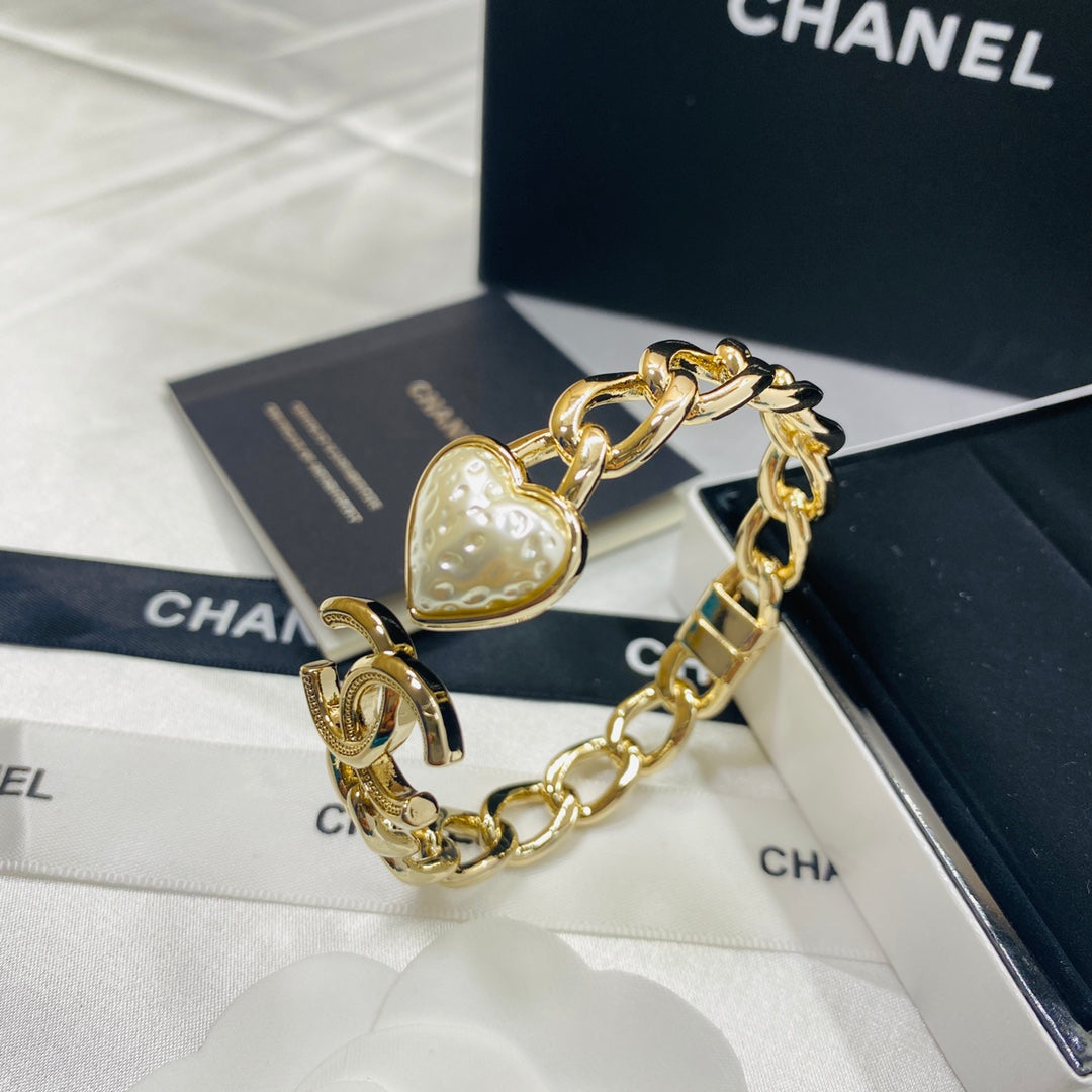 Fashion Heart Double C Open Bracelet