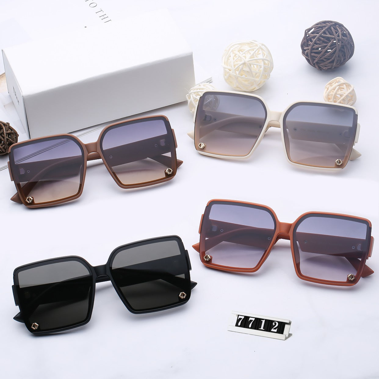 4 color fashion D letter double color polarized sunglasses