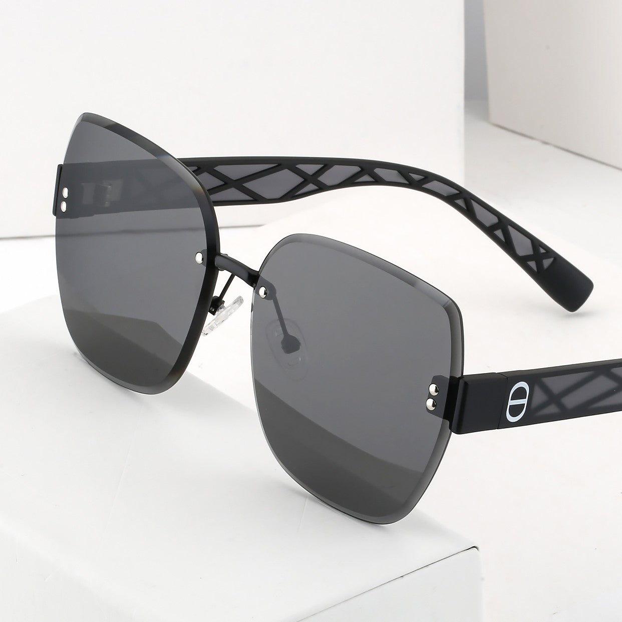 4 color fashion rimless color polarized sunglasses