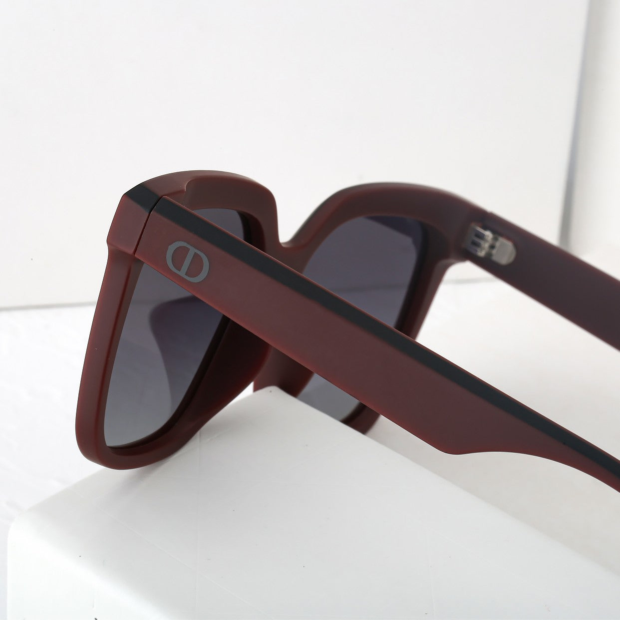 4 color simple double color polarized sunglasses