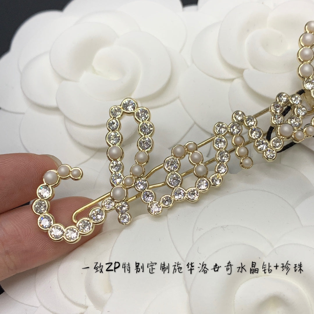 Fashion CC rhinestone pearl letter hair clip