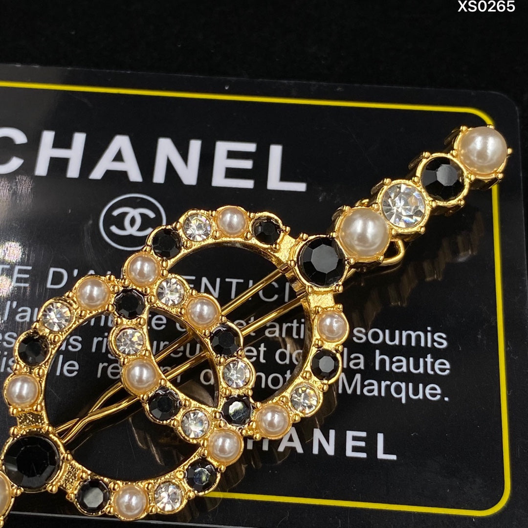 Fashion CC rhinestone letter hair clip