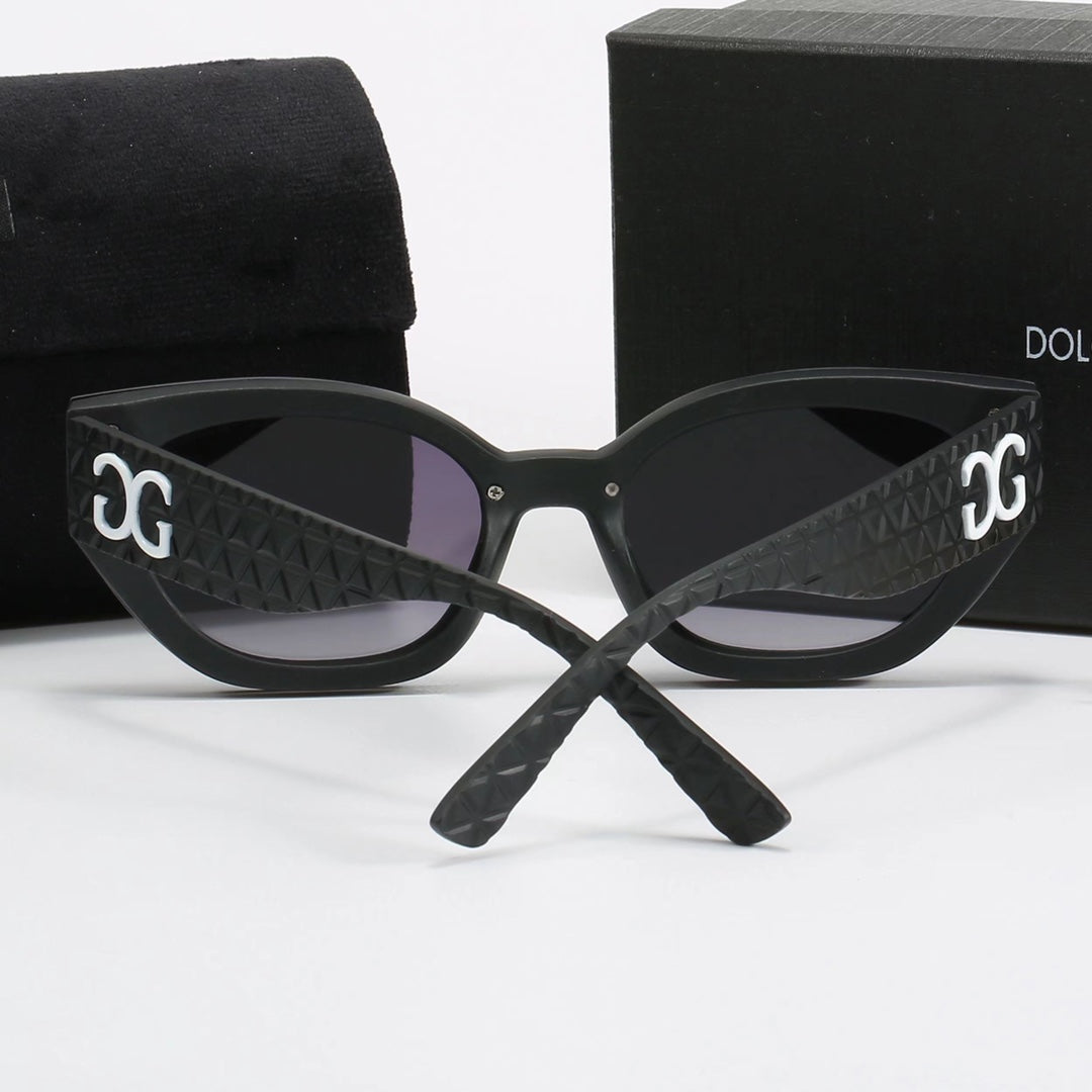 4 color fashion CD letter sunglasses