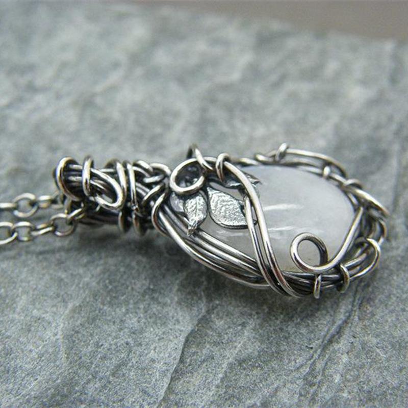 Retro Winding Moonstone Necklace